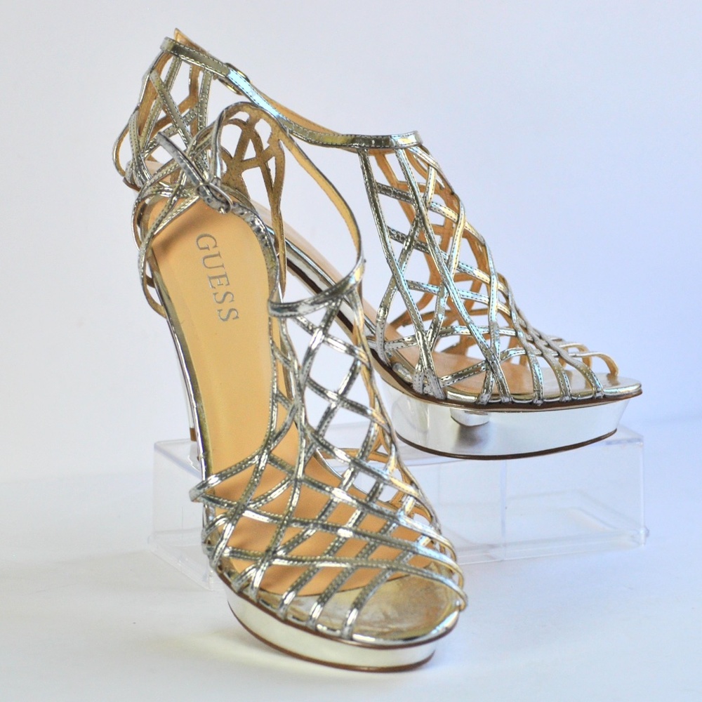 Size 7M  Guess Women Heel Shoes
